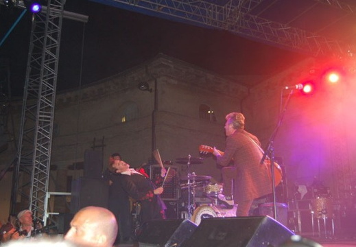 27 - Stray Cats