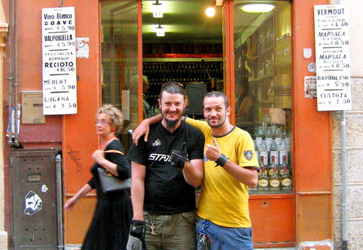 Vespalloza - 2007-06-23 - Peschiera, Bovolone, Verona - Mostra le foto alle radici dell'album Vespalloza - 2007-06-23 - Peschiera, Bovolone, Verona